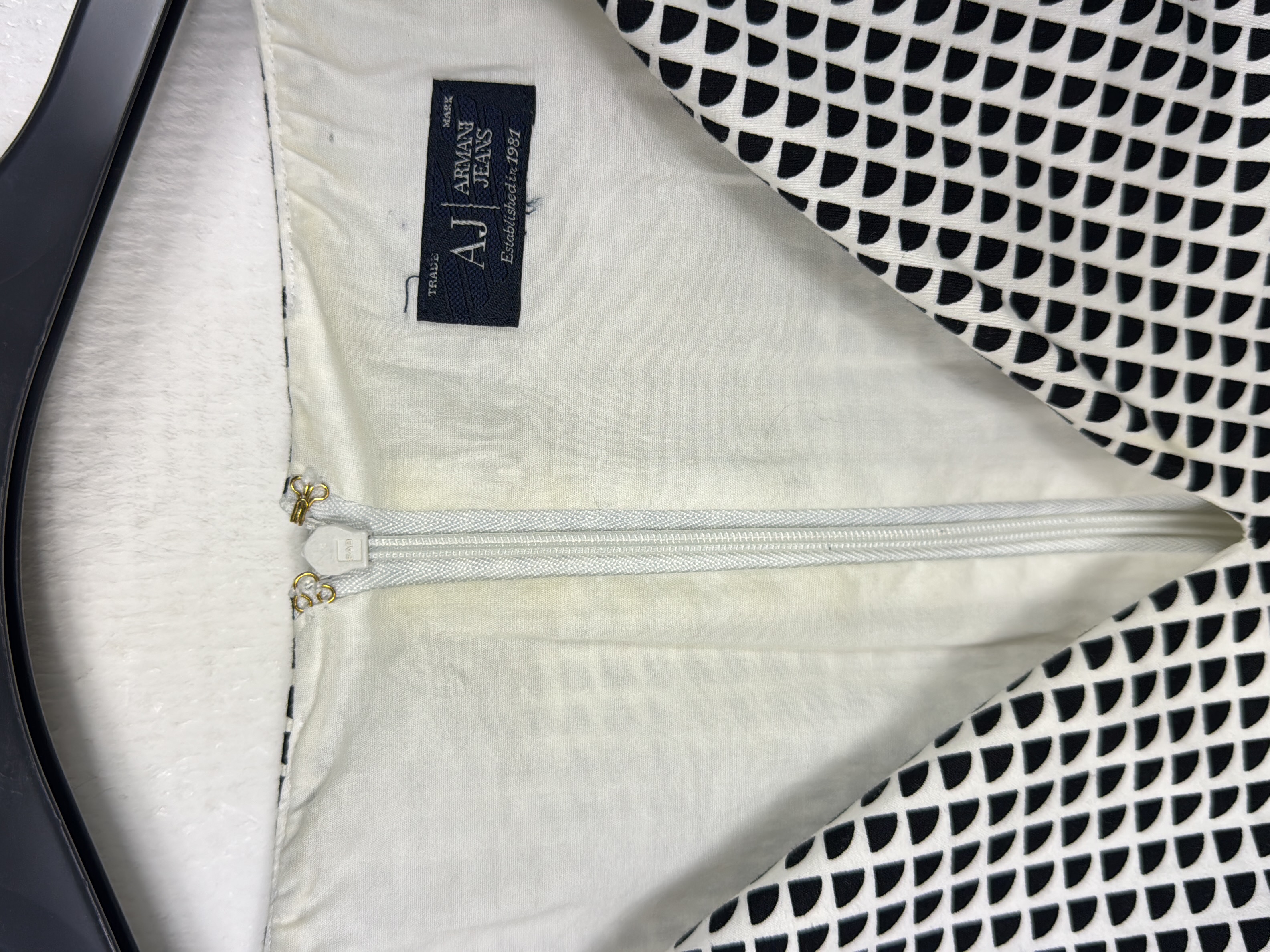 Robe Armani jeans noire blanche motifs graphiques 4XL/48/20 Très bon état - Vue 6 - 
